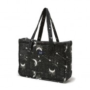 Czarna, elegancka torba dla mamy w przepiękny księżycowy wzór.