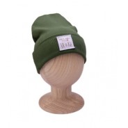 Prążkowana czapka khaki dla dzieci w wieku 6-12 miesięcy.