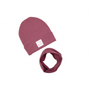 Zestaw czapka z kominem z prążkowanej tkaniny w kolorze różowym.