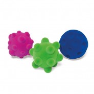 Małe, kolorowe piłeczki sensoryczne dla dzieci.