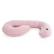 Różowa poduszka ciążowa ze zdejmowanym pokrowcem.