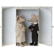 Przytulanki myszki nowożeńcy w pudełku.